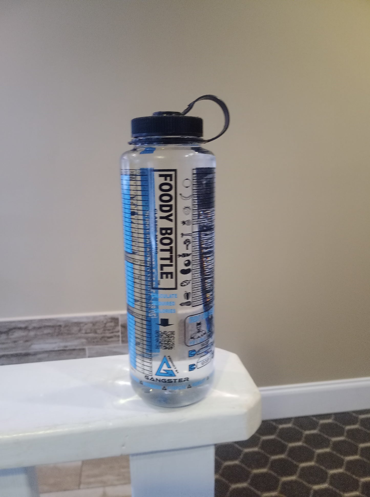 FOODY BOTTLE NUTRITION WATER BOTTLE (CLASSIC MACRO 48oz - Preorder March Delivery)